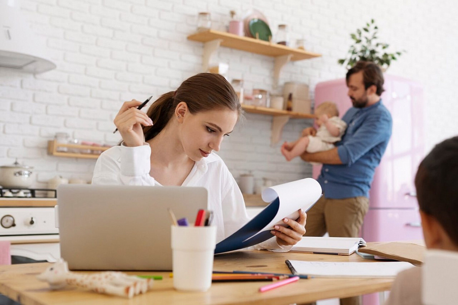 Работающим родителям окажут финансовую поддержку