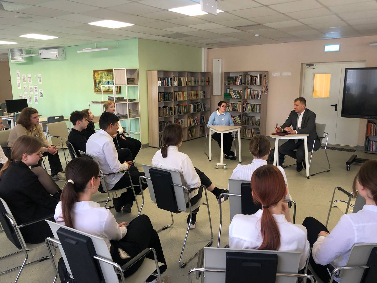  Президент Коломенской торгово-промышленной палаты встретился с десятиклассниками