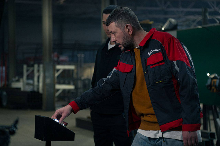    Производство MOBITRUCK посетил известный российский блогер и дизайнер  